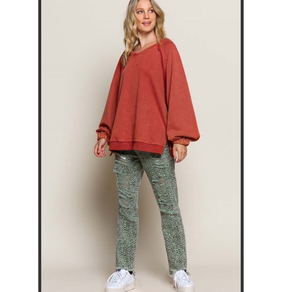 Washed Berry cross back pullover sweater - Picture 4 of 5